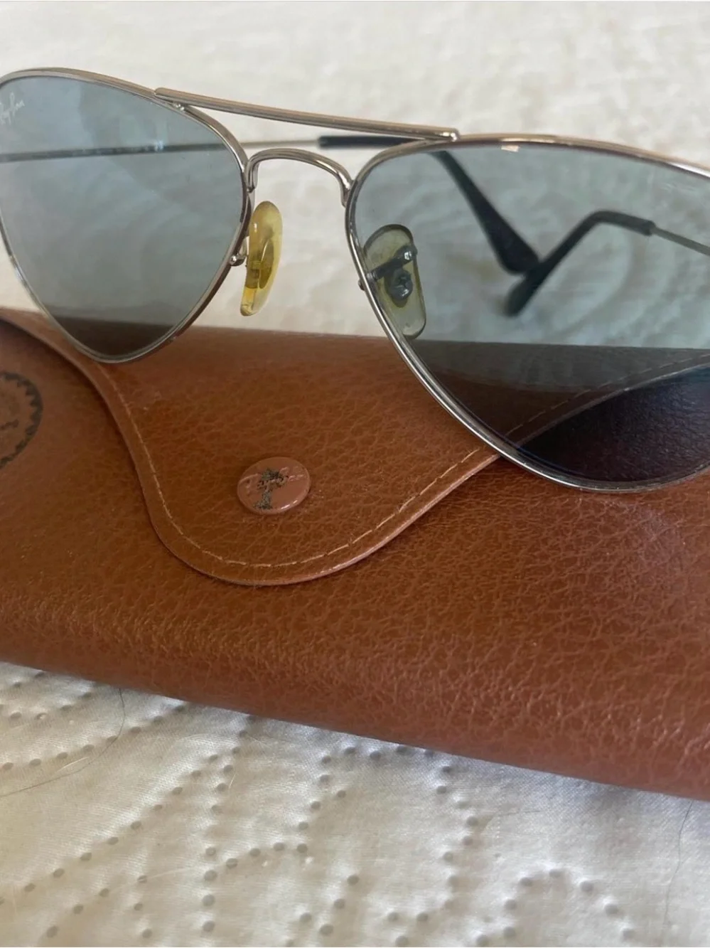Ray-Ban Classic Aviator Sunglasses - Silver Frame with blue Lenses and case